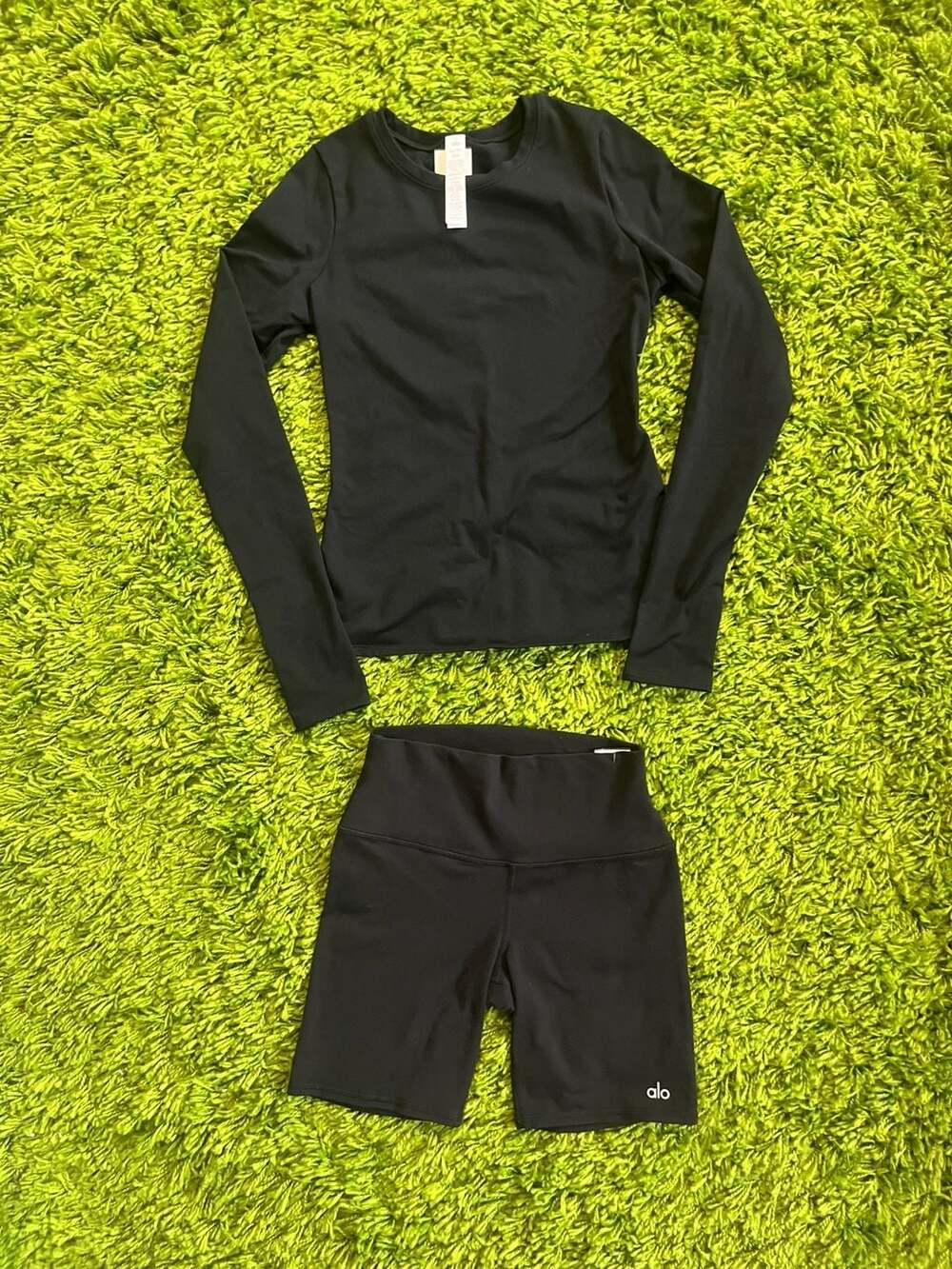 Alo Yoga Black Long Sleeve Top and Biker Shorts Set Size S